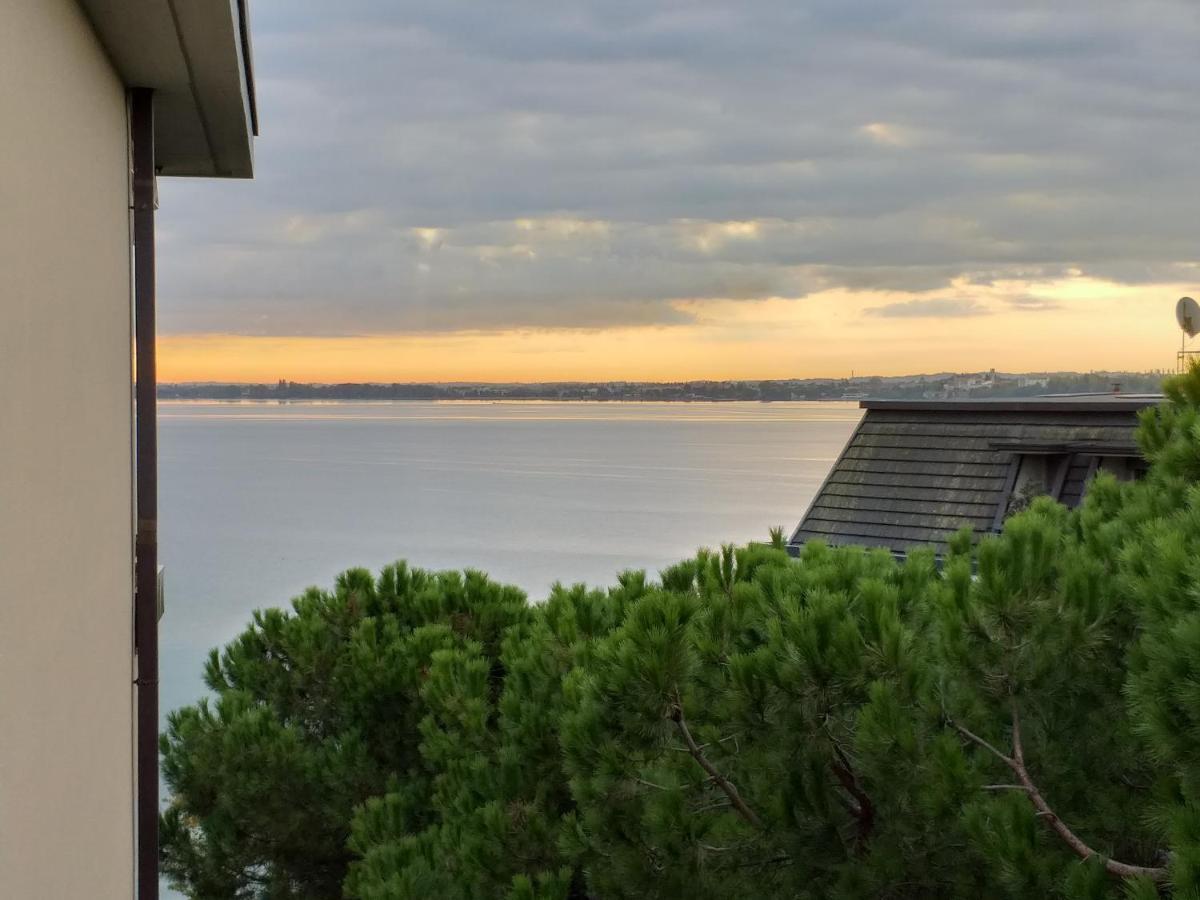 Le Rive Apartamento Desenzano del Garda Exterior foto